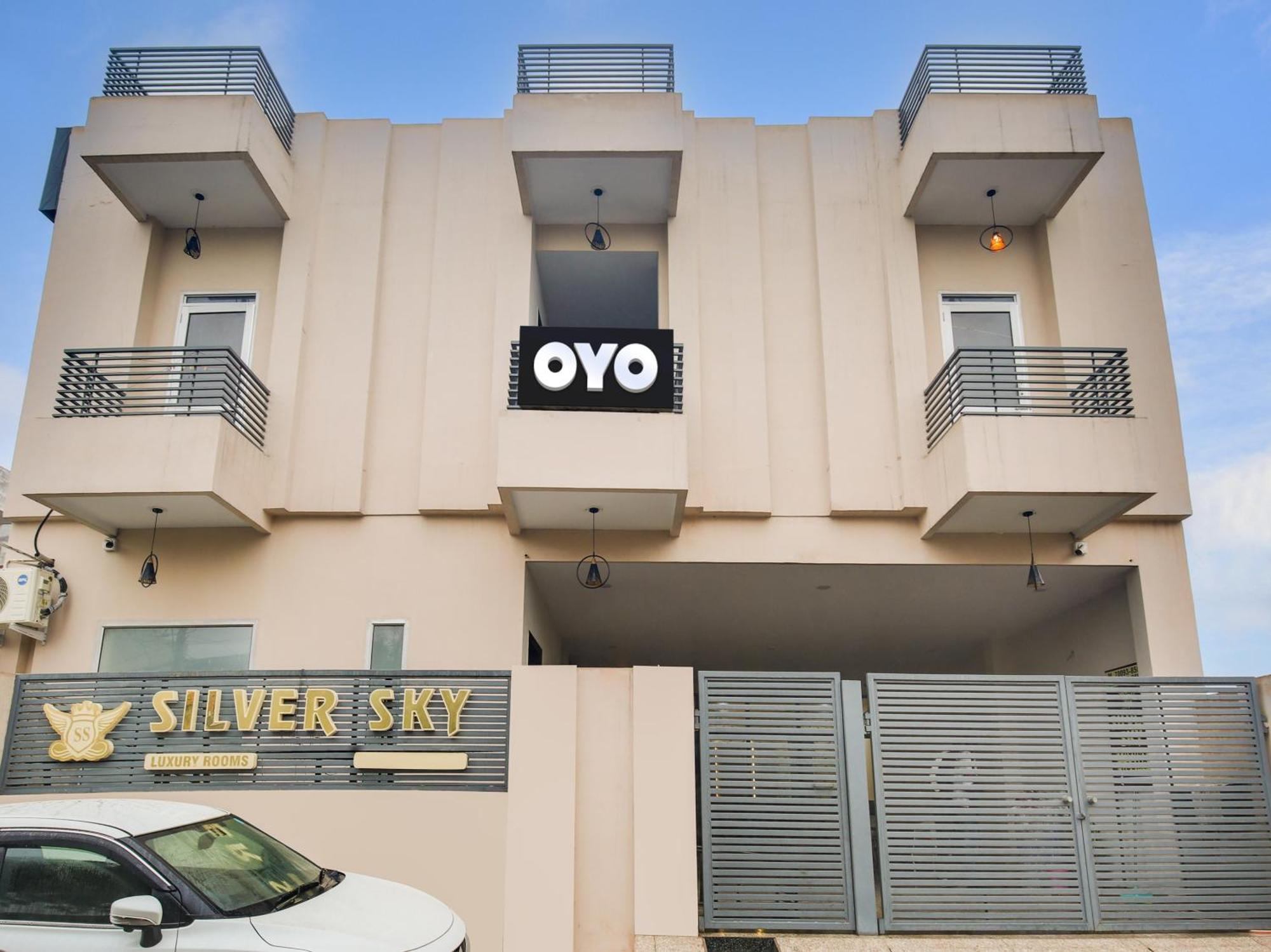 Hotel O Silver Sky Ludhiana Exterior foto